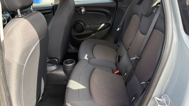 MINI Hatchback 1.5 Cooper 5dr Petrol Hatchback